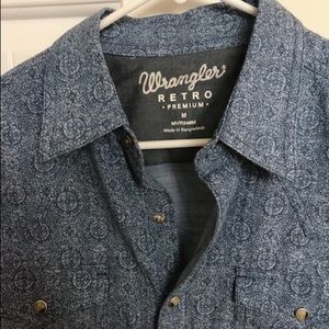 Men’s Wrangler button up